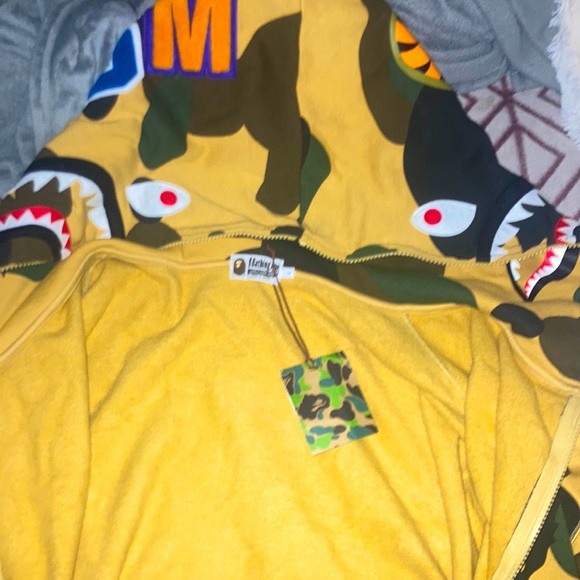 Brand new ABC camo shark full zip bape size large